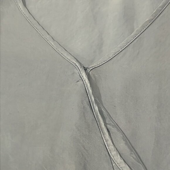 Aritzia Babaton Blue Welsch Reversible Crinked Cropped Blouse size Small - Picture 9 of 10